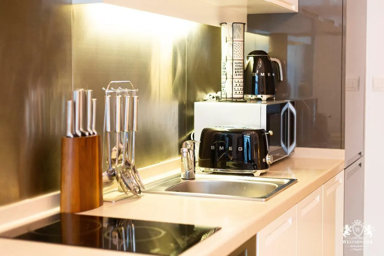 Westminster Claren Tower - Downtown Apartment Dubai
